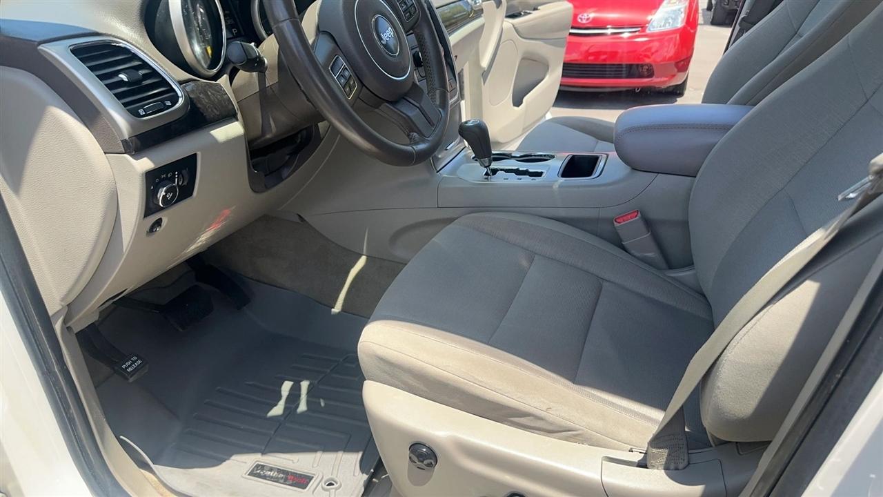 Jeep Grand Cherokee 4WD 4dr Laredo 2012