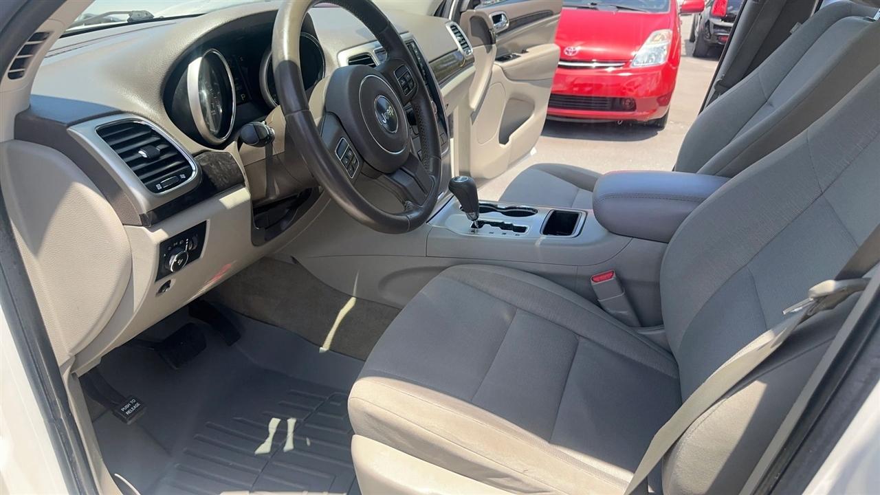 Jeep Grand Cherokee 4WD 4dr Laredo 2012