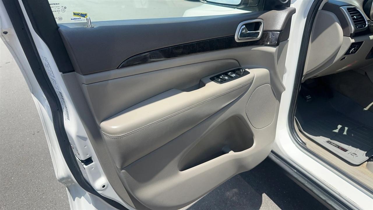 Jeep Grand Cherokee 4WD 4dr Laredo 2012