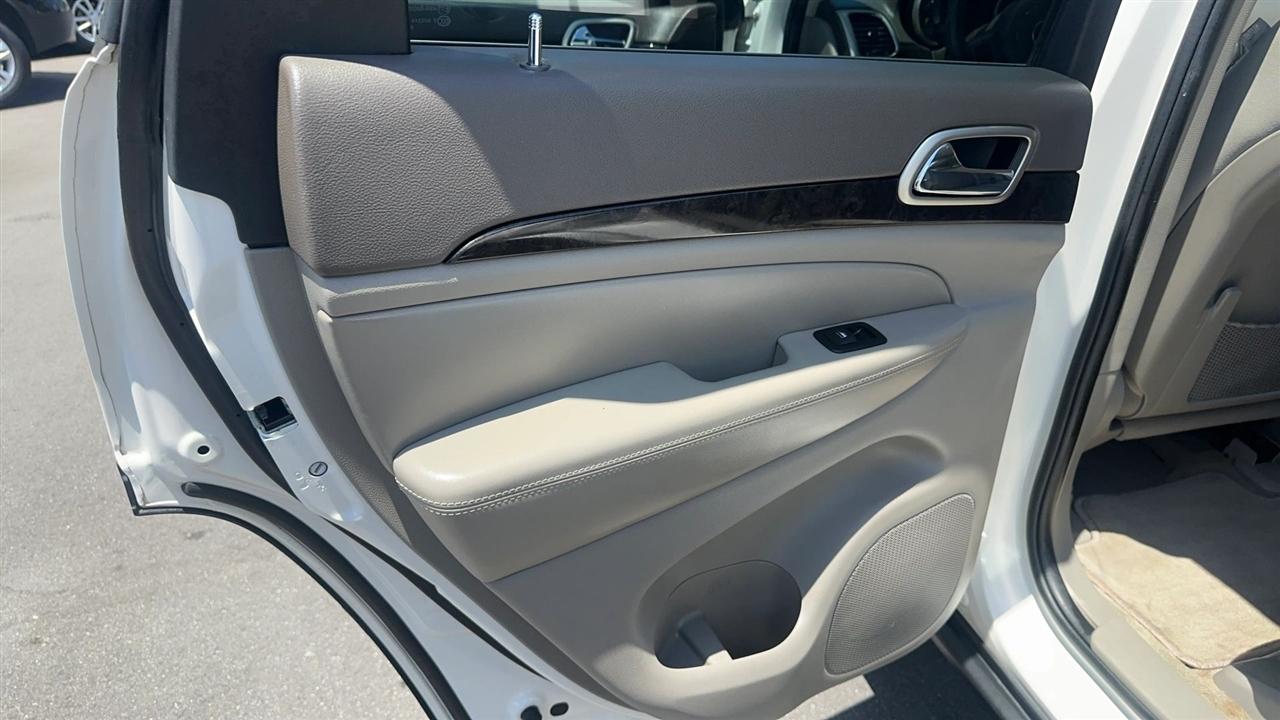Jeep Grand Cherokee 4WD 4dr Laredo 2012