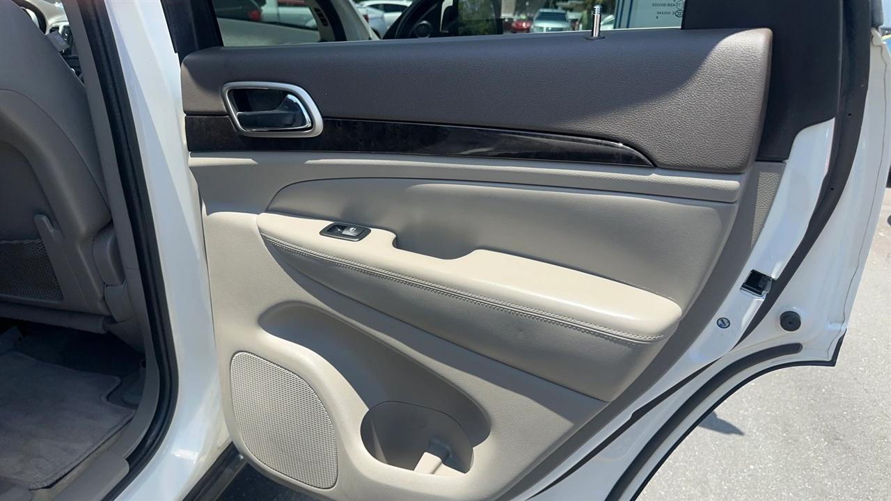 Jeep Grand Cherokee 4WD 4dr Laredo 2012