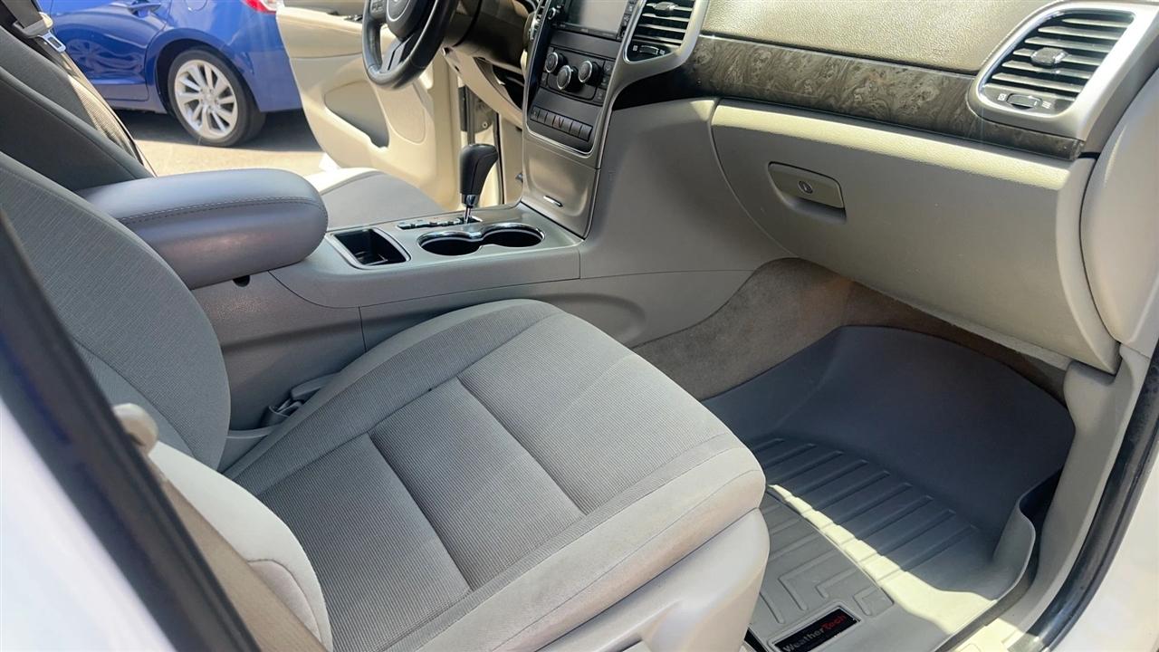 Jeep Grand Cherokee 4WD 4dr Laredo 2012