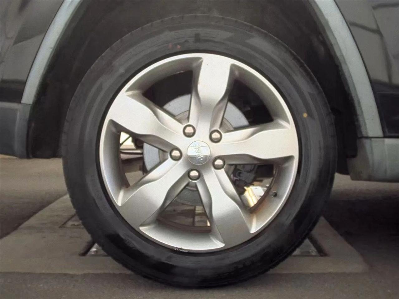 Jeep Grand Cherokee RWD 4dr Overland 2011