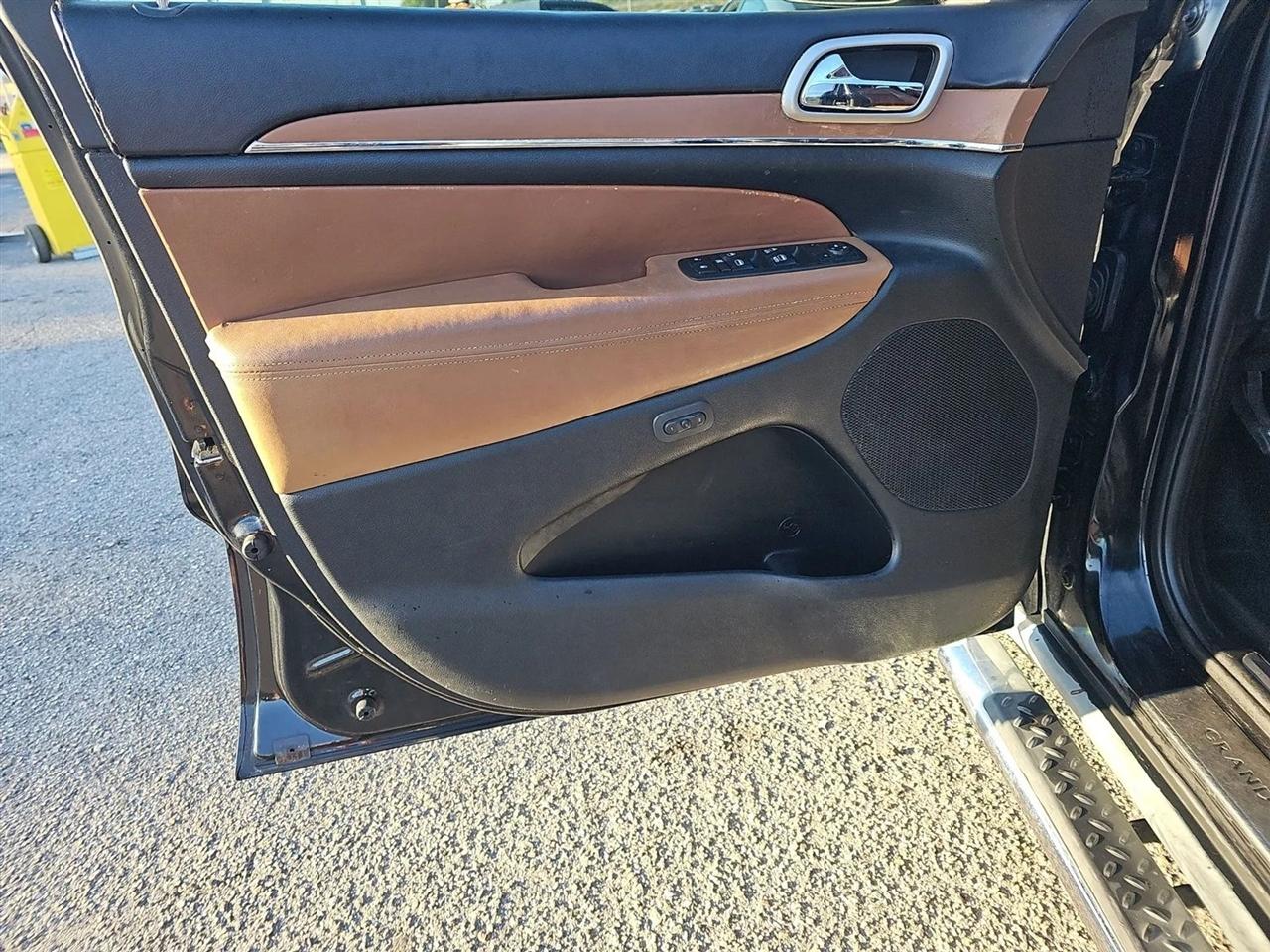 Jeep Grand Cherokee RWD 4dr Overland 2011