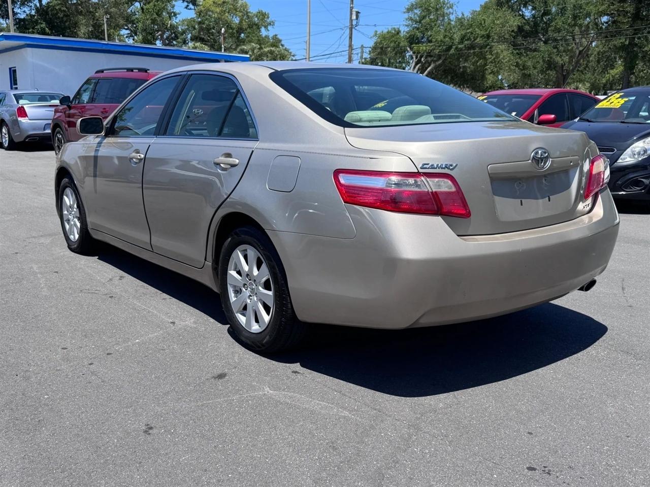 Toyota Camry 4dr Sdn I4 Auto XLE (Natl) 2007