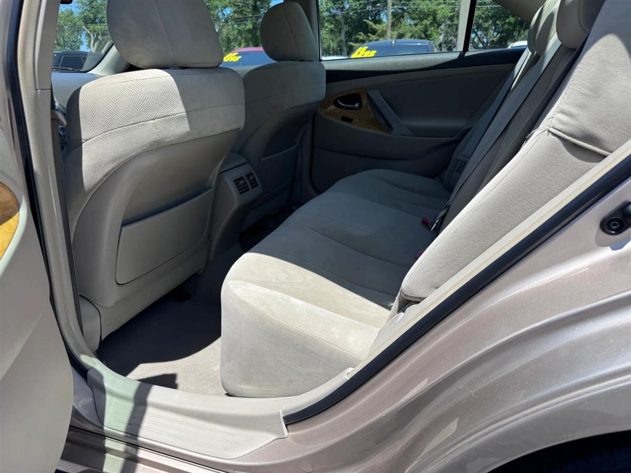 Toyota Camry 4dr Sdn I4 Auto XLE (Natl) 2007