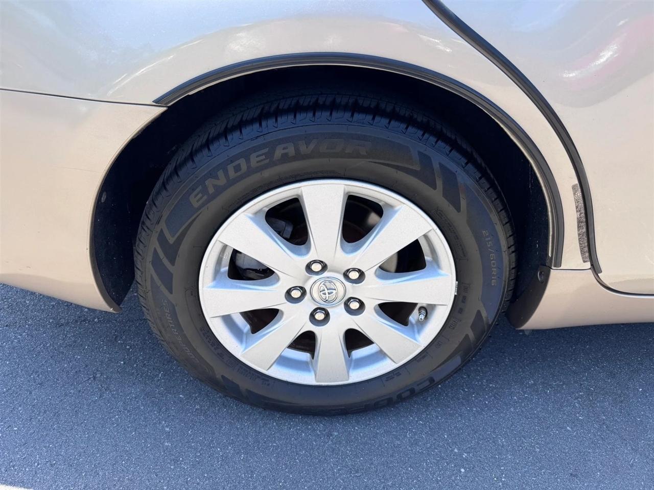 Toyota Camry 4dr Sdn I4 Auto XLE (Natl) 2007