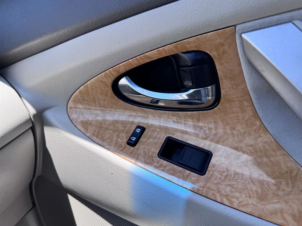 Toyota Camry 4dr Sdn I4 Auto XLE (Natl) 2007