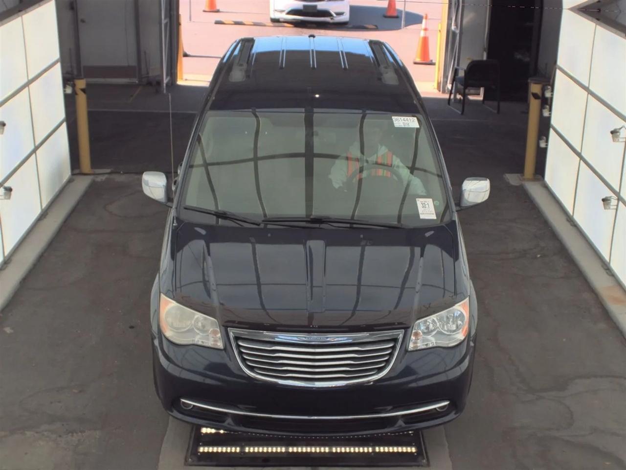 Chrysler Town & Country 4dr Wgn Touring 2013