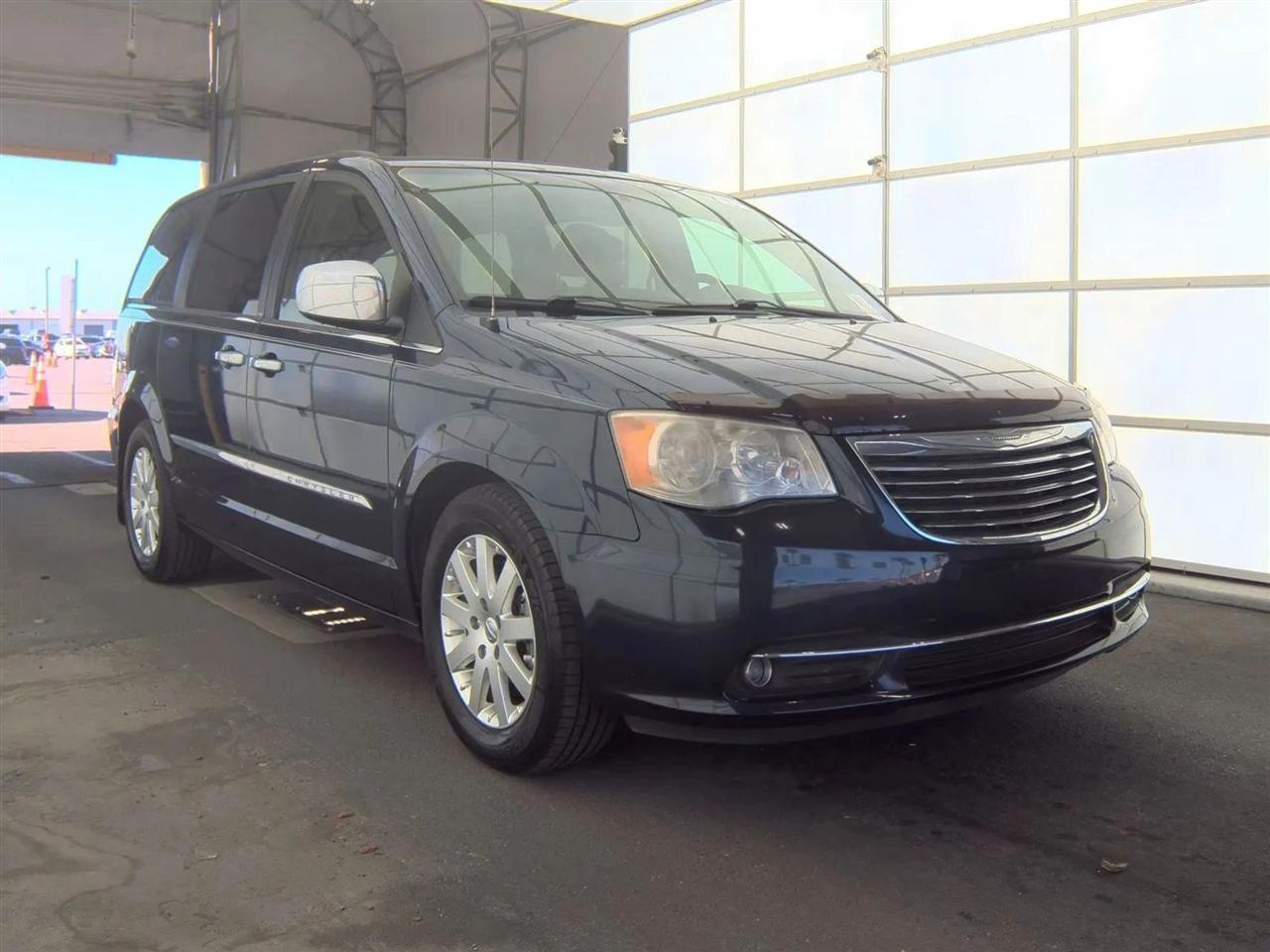 Chrysler Town & Country 4dr Wgn Touring 2013