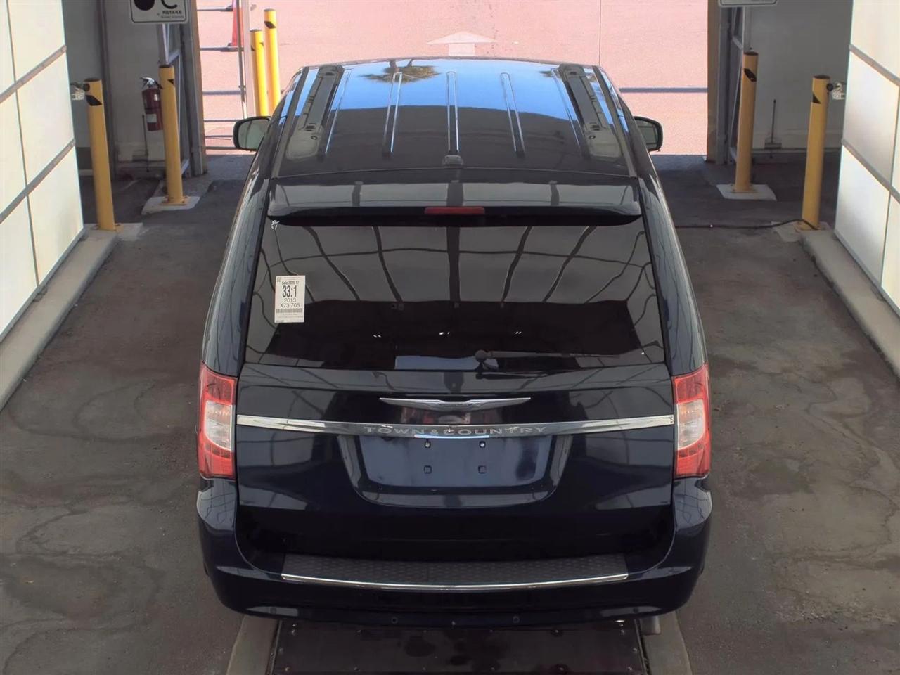 Chrysler Town & Country 4dr Wgn Touring 2013