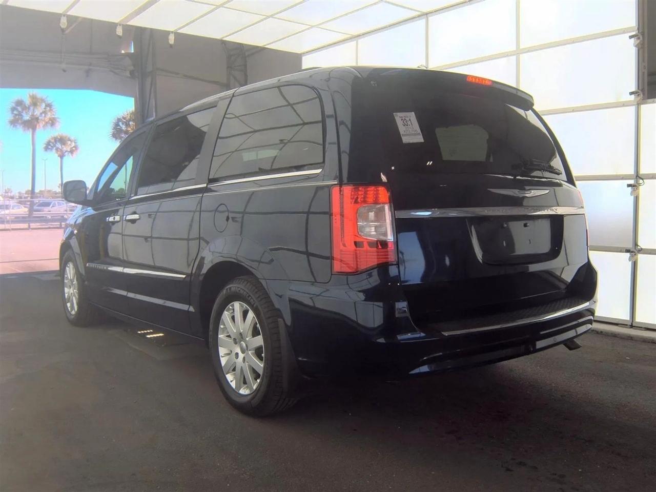 Chrysler Town & Country 4dr Wgn Touring 2013