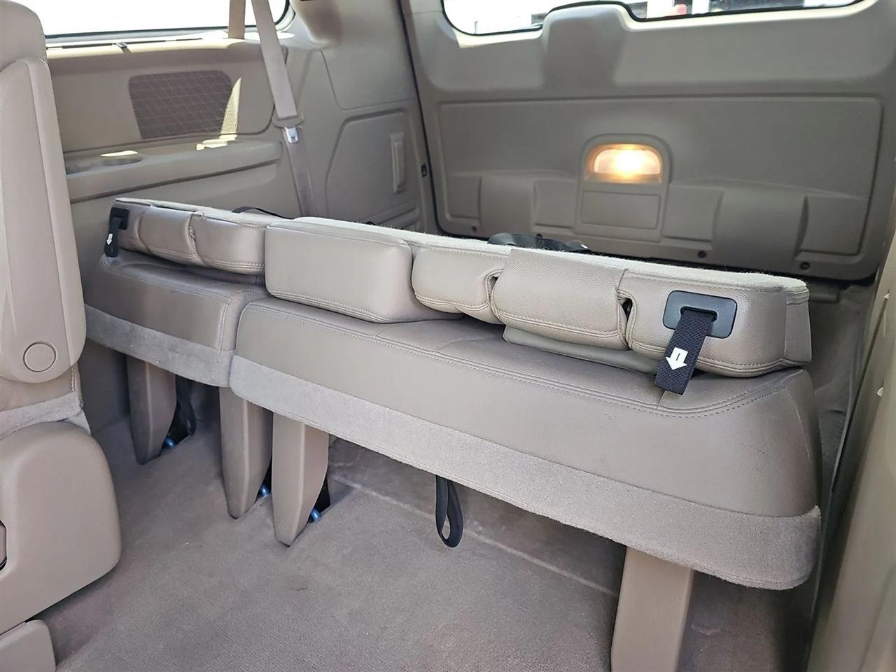 Chrysler Town & Country 4dr Wgn Touring 2013