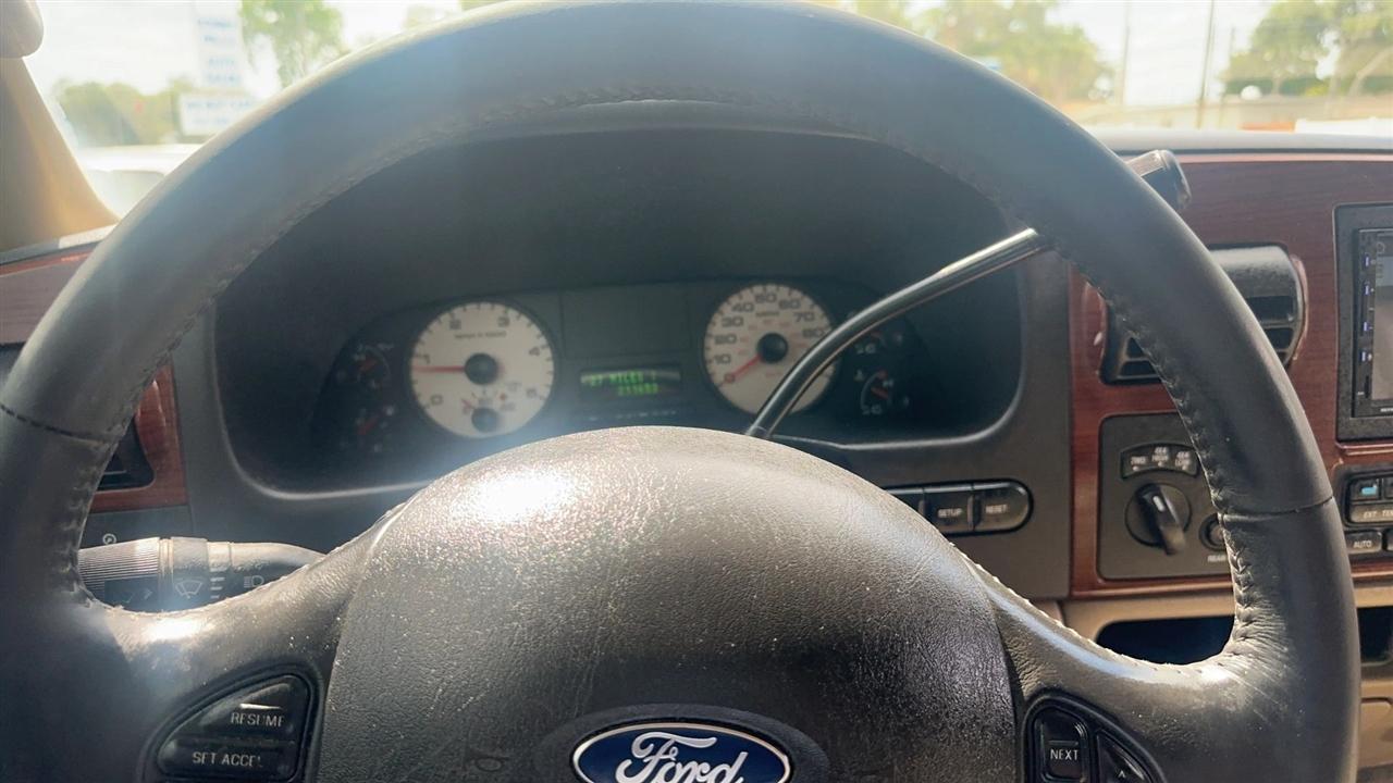 Ford Super Duty F-250 Crew Cab 156" Harley-Davidson 4WD 2005