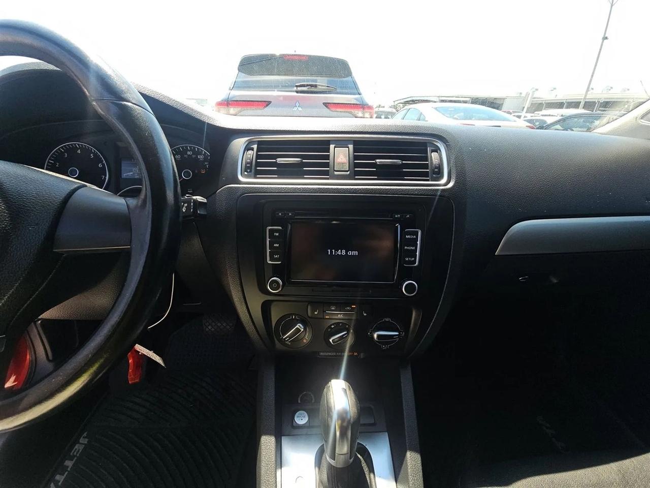 Volkswagen Jetta Sedan 4dr Auto SE 2014