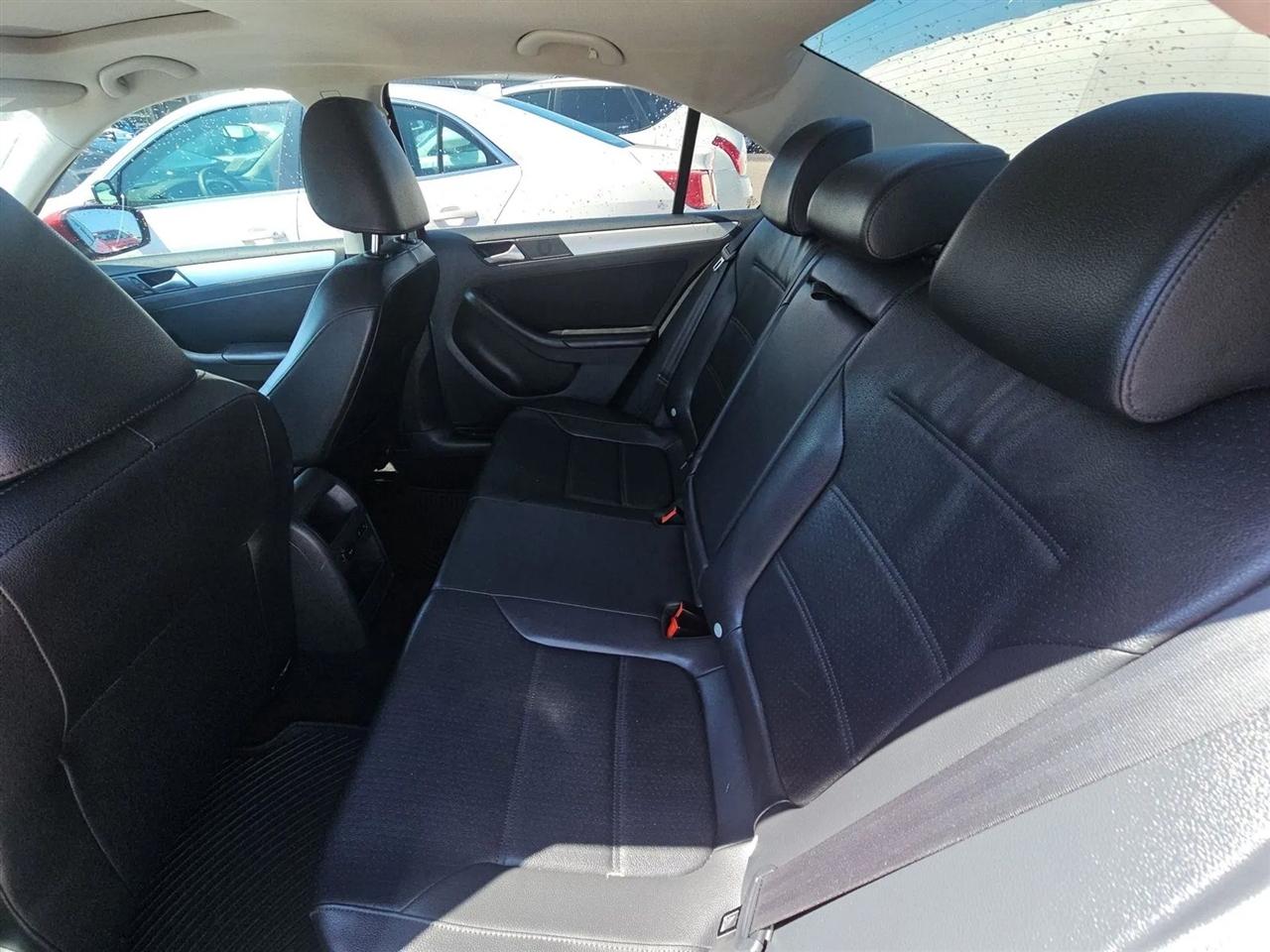 Volkswagen Jetta Sedan 4dr Auto SE 2014