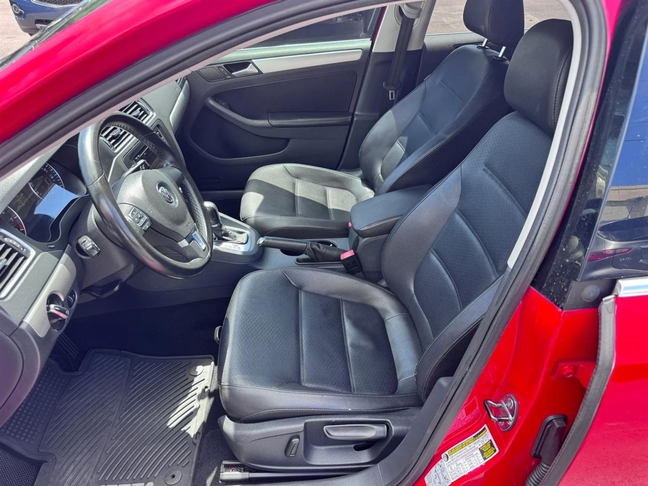 Volkswagen Jetta Sedan 4dr Auto SE 2014