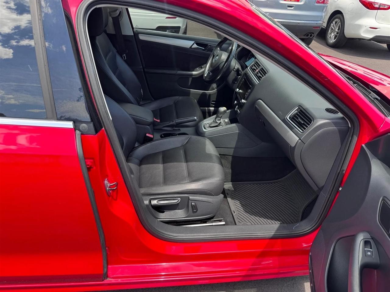 Volkswagen Jetta Sedan 4dr Auto SE 2014