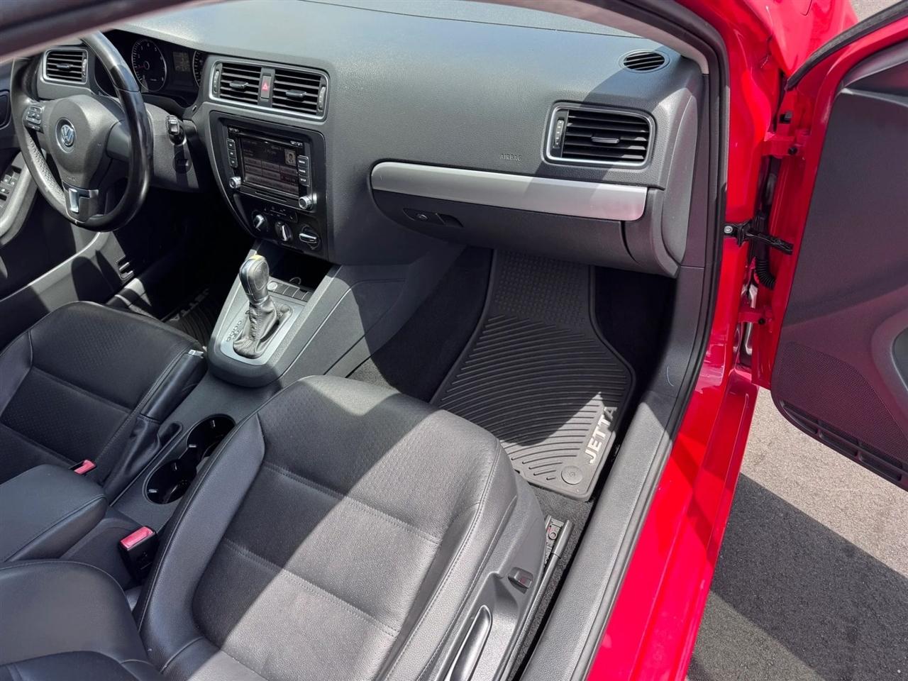 Volkswagen Jetta Sedan 4dr Auto SE 2014