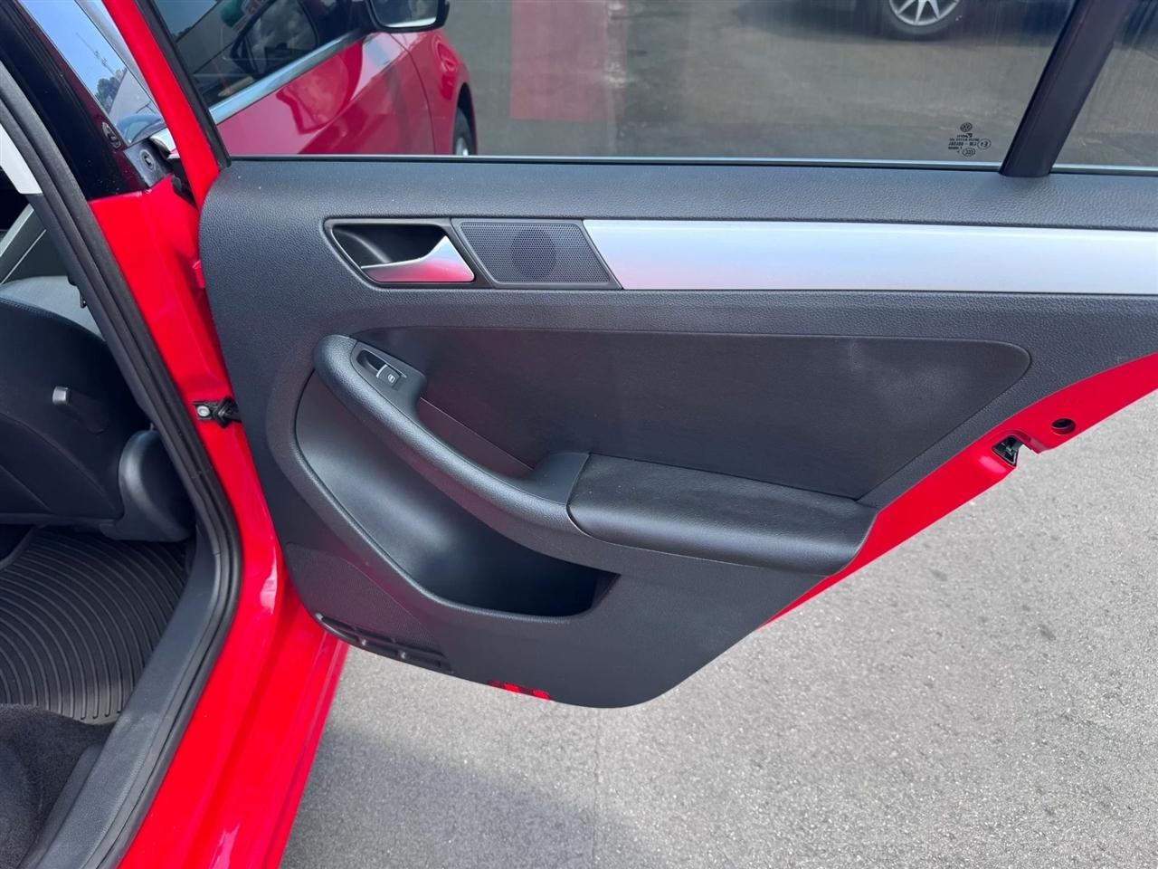 Volkswagen Jetta Sedan 4dr Auto SE 2014