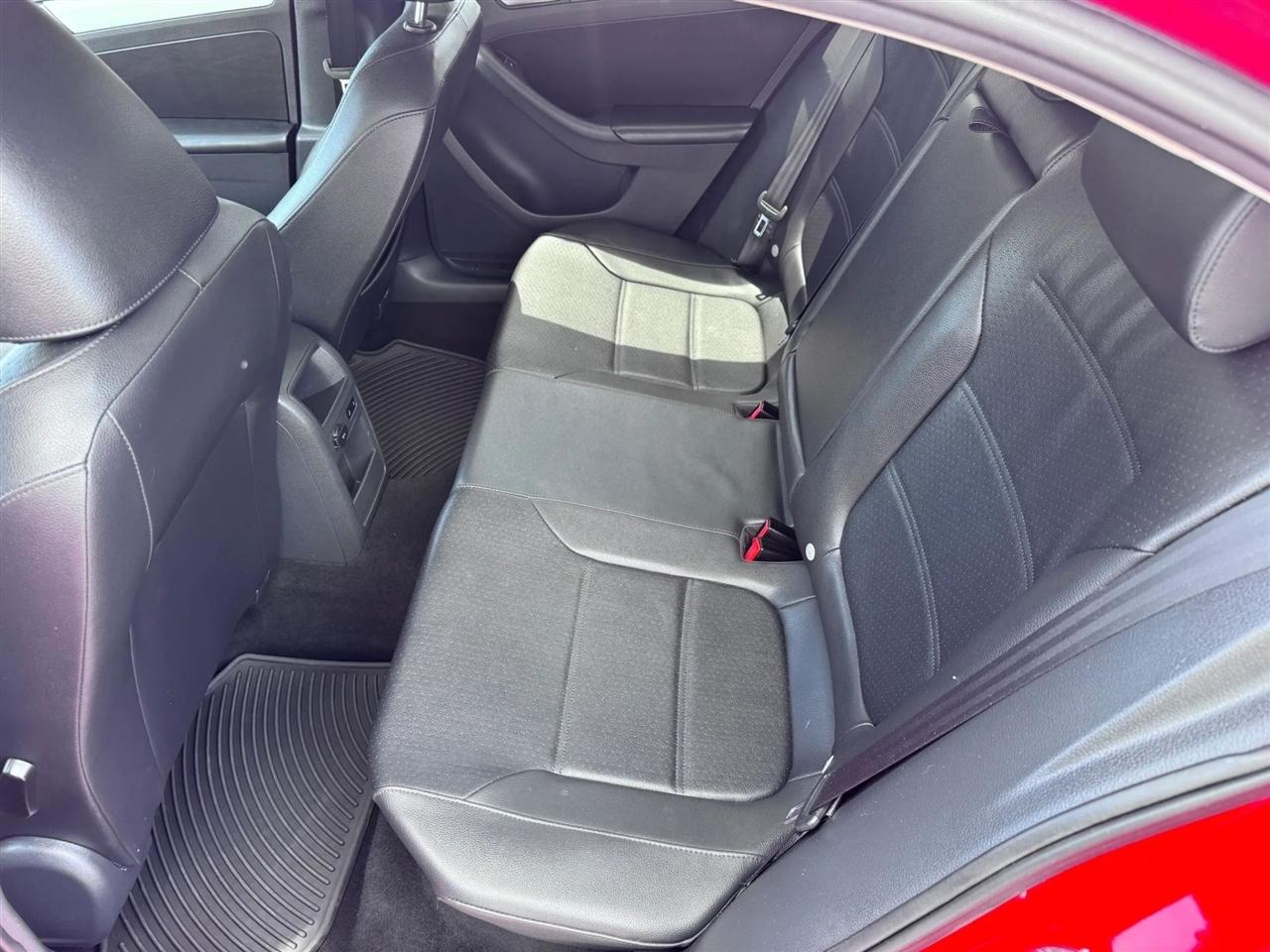 Volkswagen Jetta Sedan 4dr Auto SE 2014