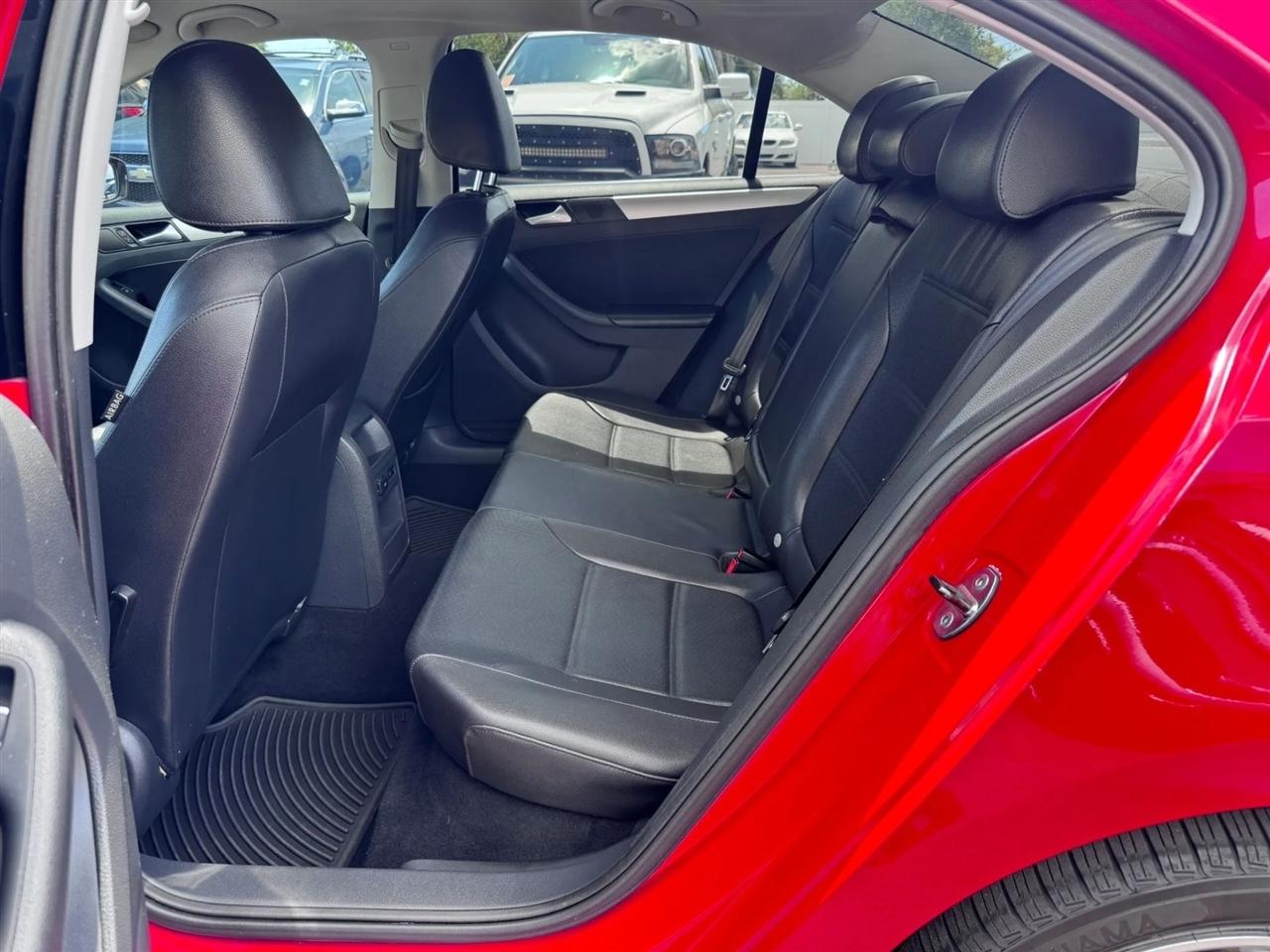 Volkswagen Jetta Sedan 4dr Auto SE 2014