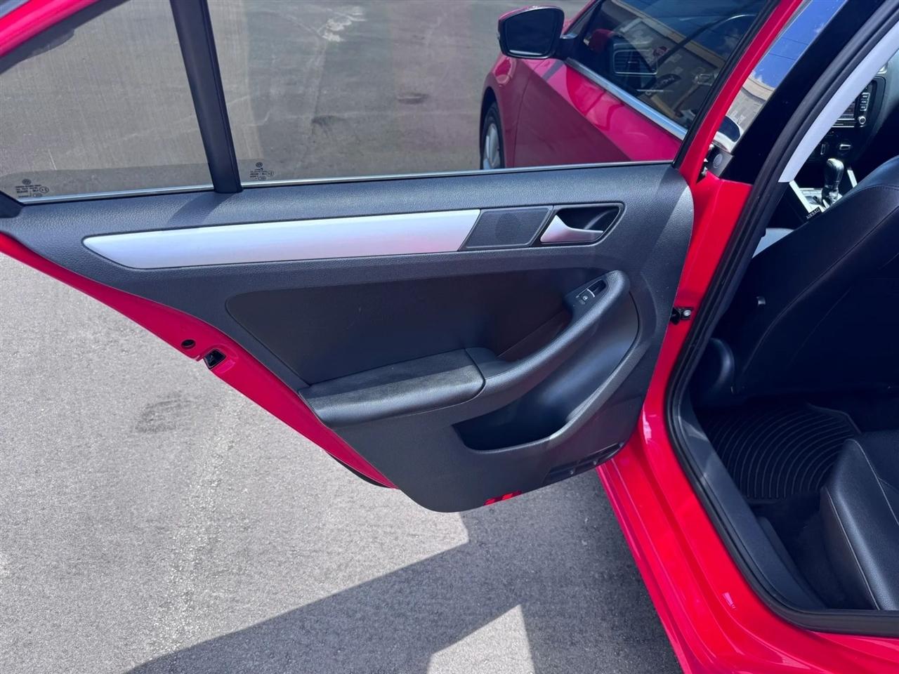 Volkswagen Jetta Sedan 4dr Auto SE 2014
