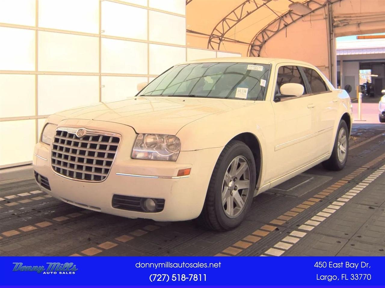 Chrysler 300 4dr Sdn 300 RWD 2007