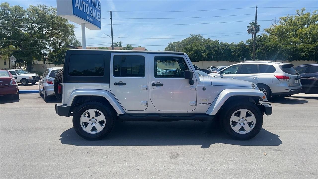 Jeep Wrangler 4WD 4dr Unlimited Sahara 2007