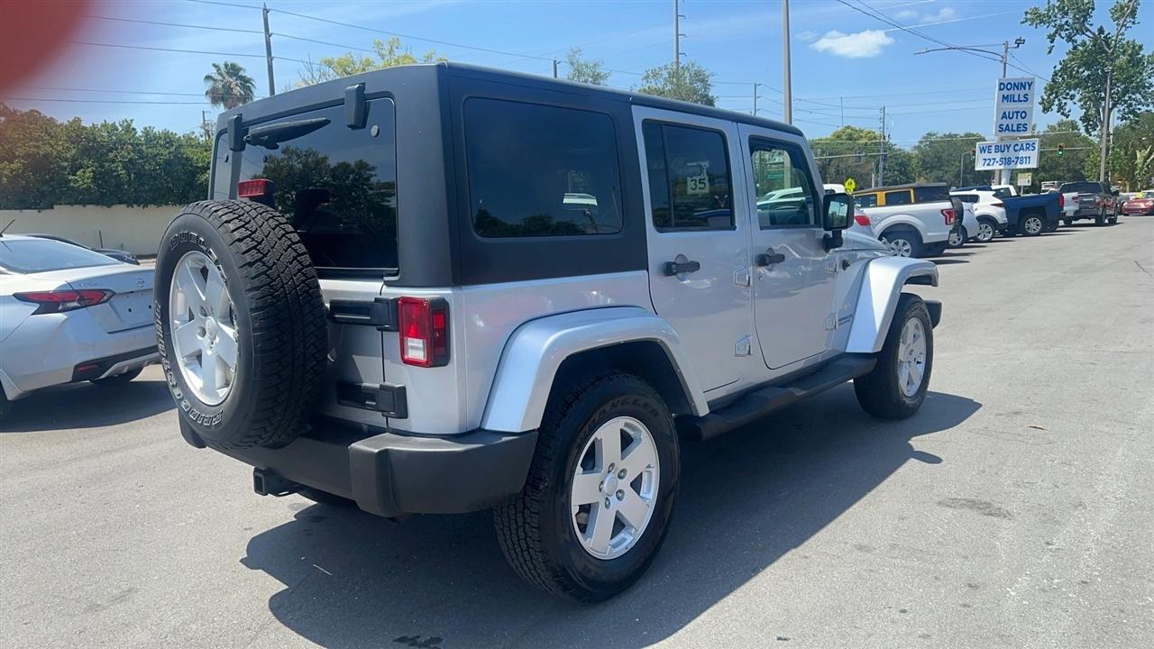 Jeep Wrangler 4WD 4dr Unlimited Sahara 2007
