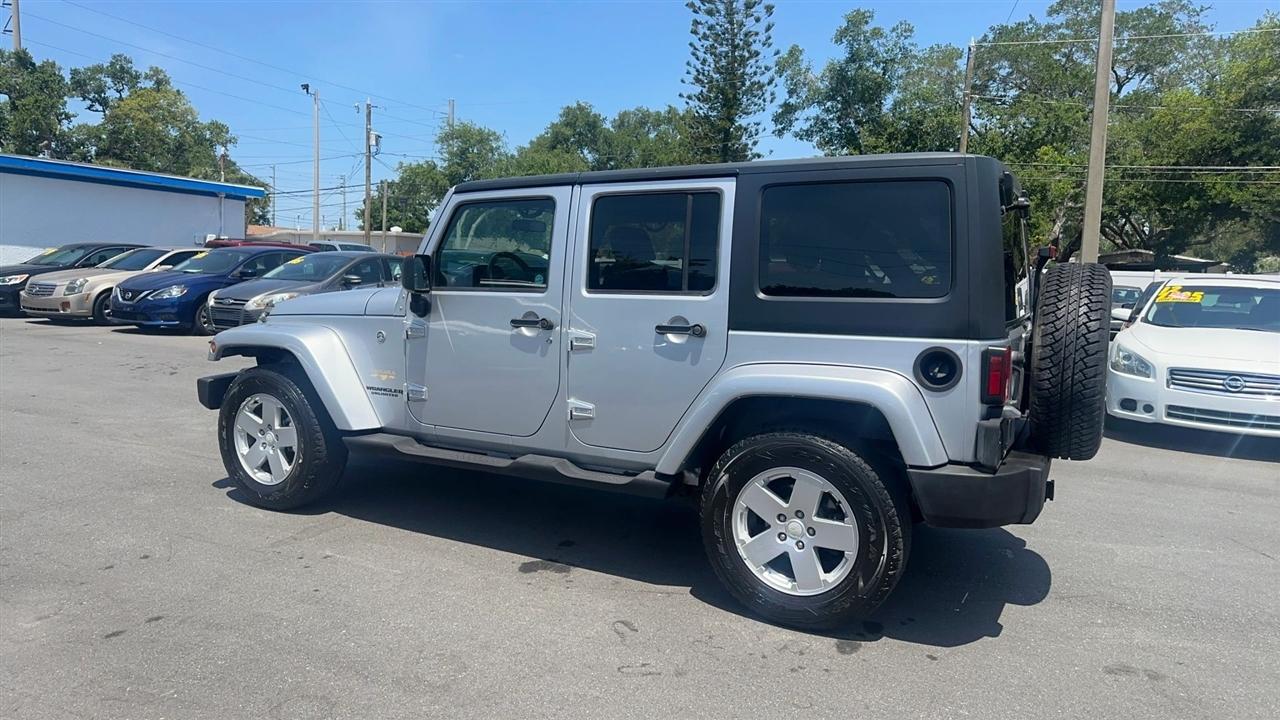 Jeep Wrangler 4WD 4dr Unlimited Sahara 2007