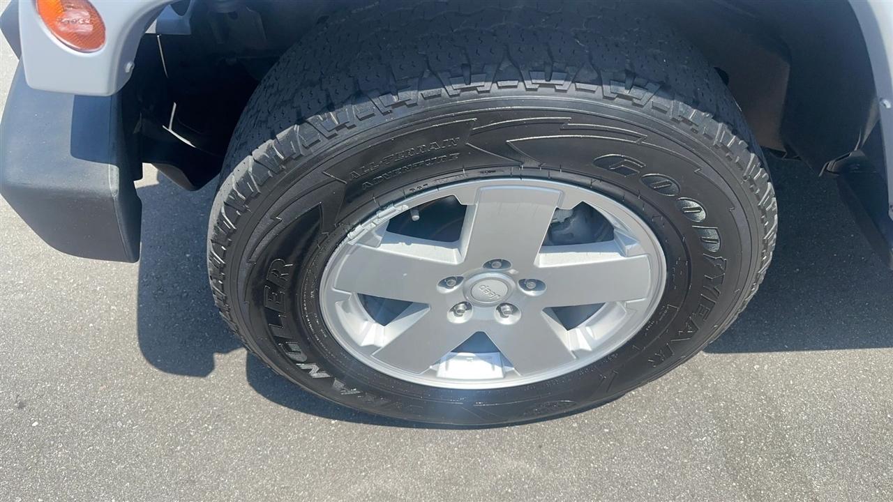 Jeep Wrangler 4WD 4dr Unlimited Sahara 2007