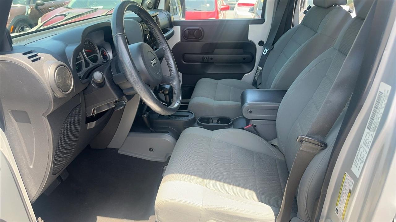 Jeep Wrangler 4WD 4dr Unlimited Sahara 2007