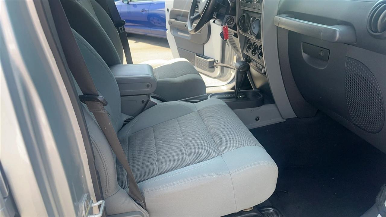 Jeep Wrangler 4WD 4dr Unlimited Sahara 2007