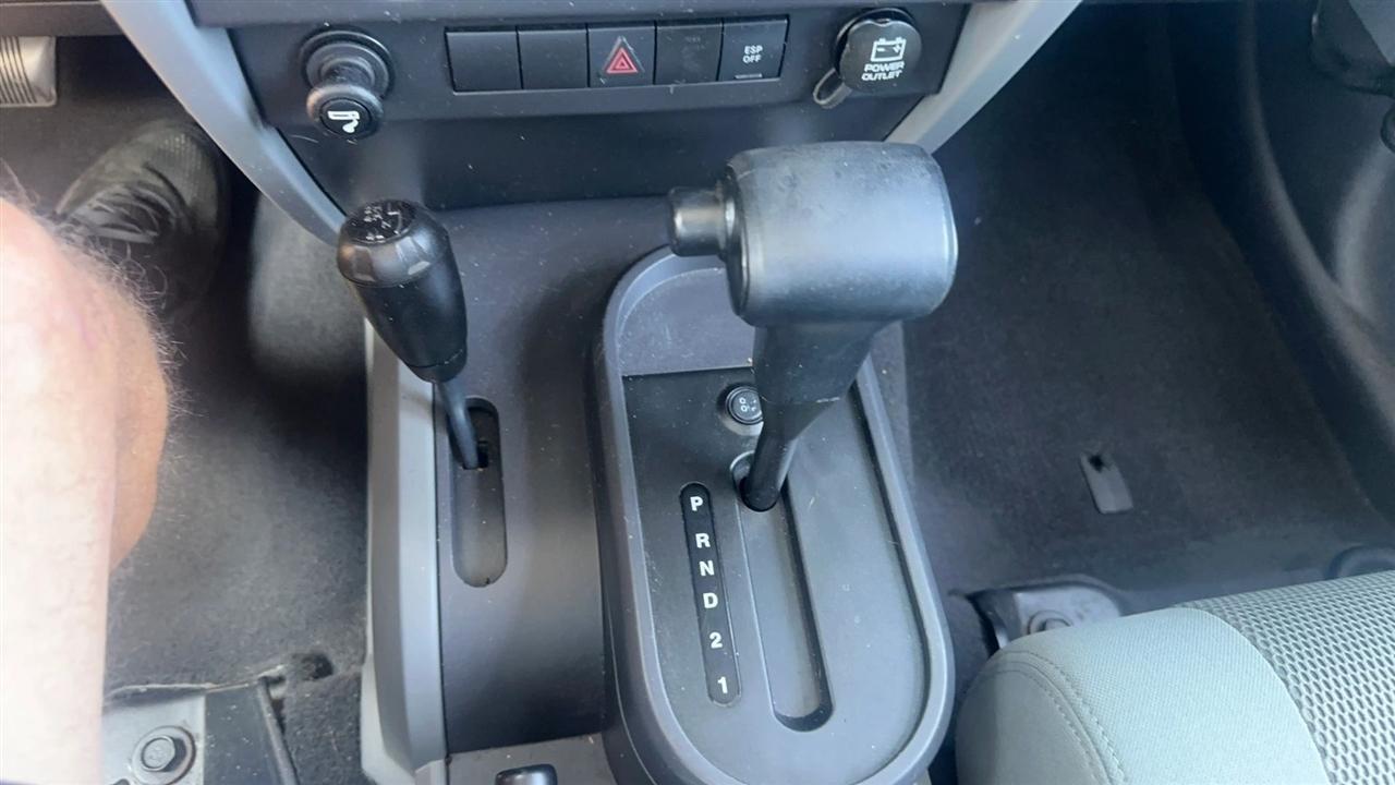 Jeep Wrangler 4WD 4dr Unlimited Sahara 2007