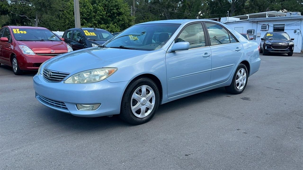 Toyota Camry 4dr Sdn XLE Auto (Natl) 2005