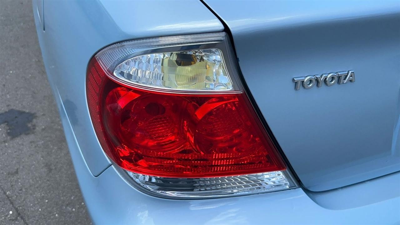 Toyota Camry 4dr Sdn XLE Auto (Natl) 2005