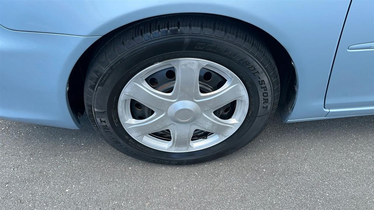 Toyota Camry 4dr Sdn XLE Auto (Natl) 2005