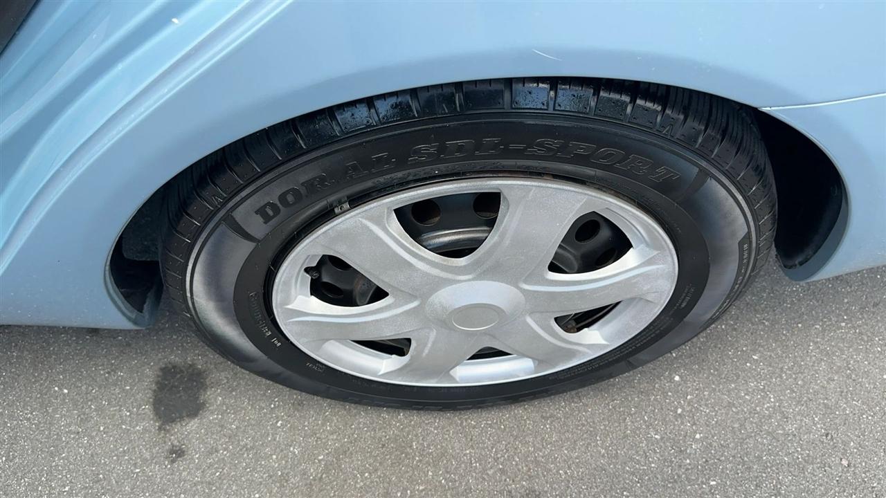 Toyota Camry 4dr Sdn XLE Auto (Natl) 2005