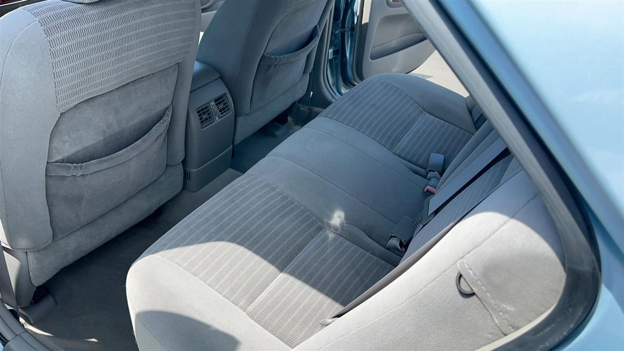 Toyota Camry 4dr Sdn XLE Auto (Natl) 2005