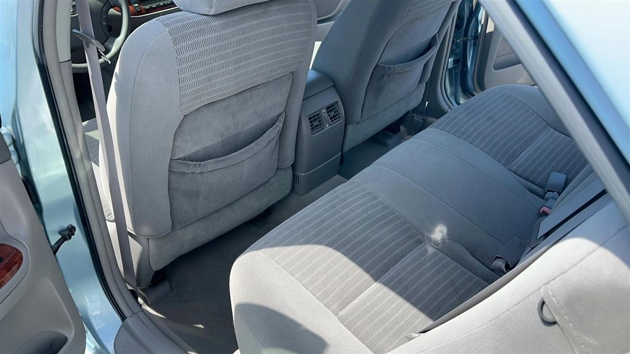 Toyota Camry 4dr Sdn XLE Auto (Natl) 2005