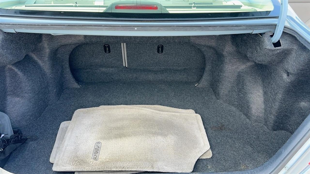 Toyota Camry 4dr Sdn XLE Auto (Natl) 2005