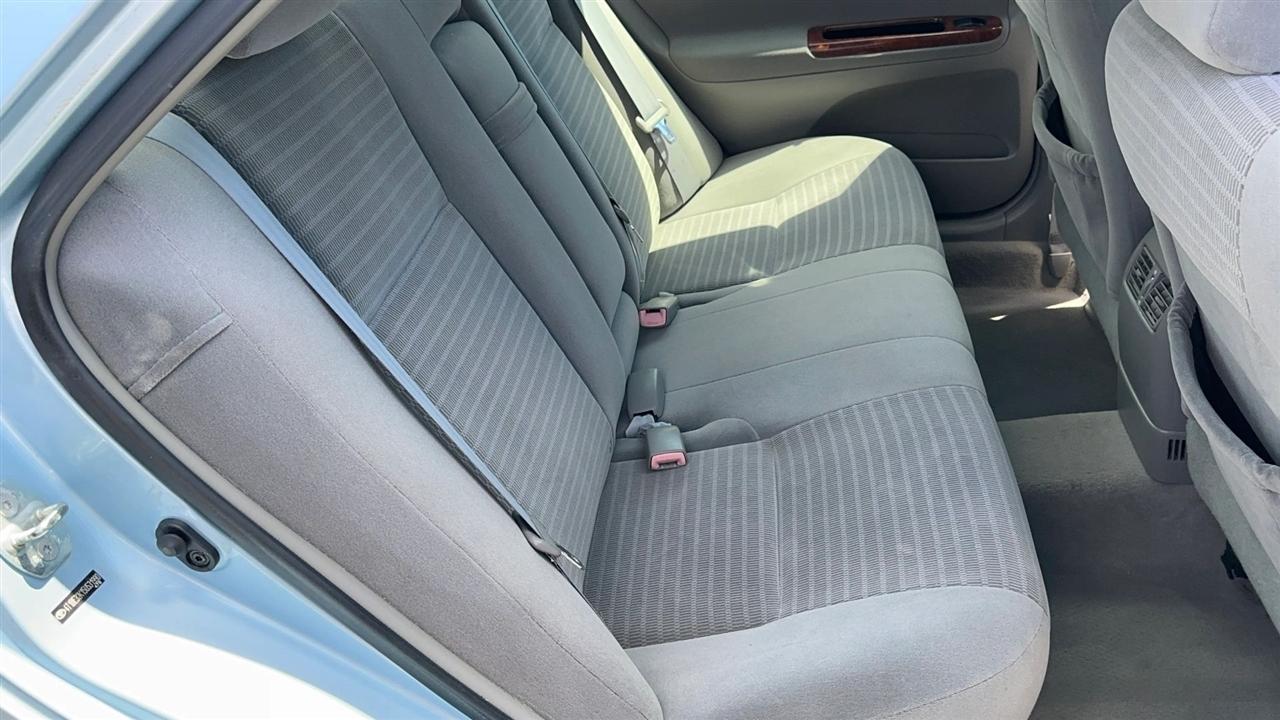 Toyota Camry 4dr Sdn XLE Auto (Natl) 2005