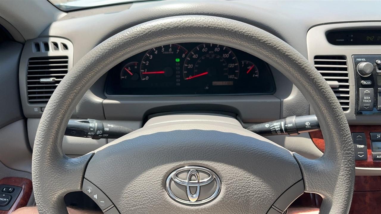 Toyota Camry 4dr Sdn XLE Auto (Natl) 2005