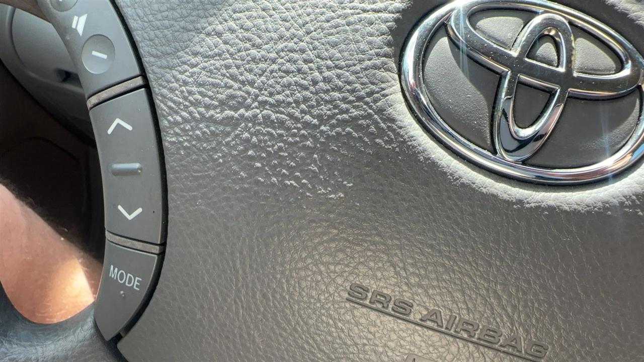 Toyota Camry 4dr Sdn XLE Auto (Natl) 2005