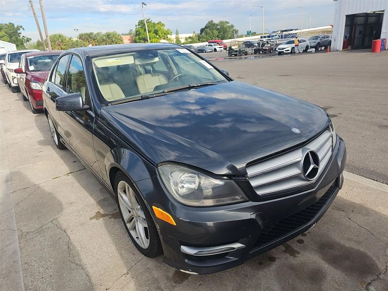 Mercedes-Benz C-Class 4dr Sdn C 300 Sport 4MATIC 2013