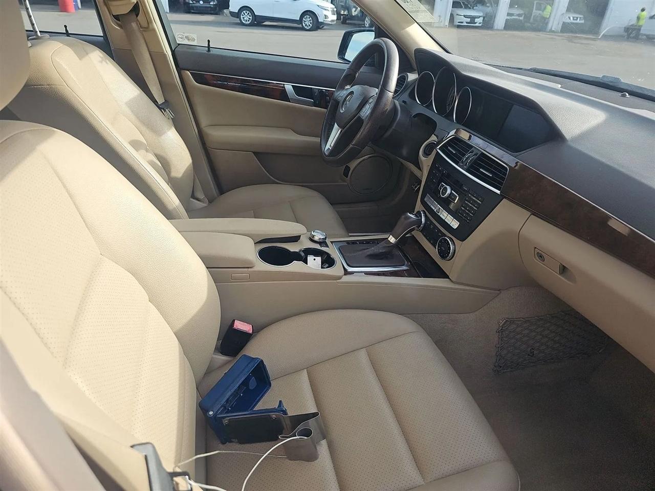 Mercedes-Benz C-Class 4dr Sdn C 300 Sport 4MATIC 2013