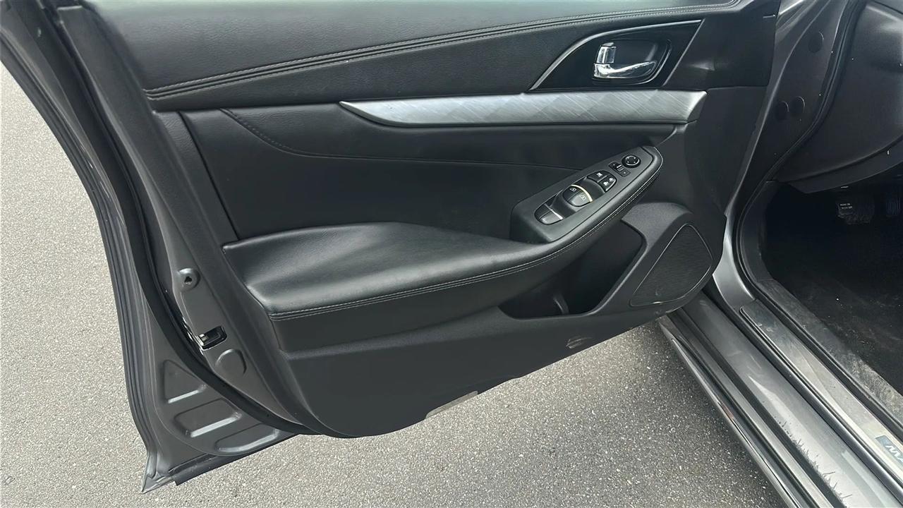 Nissan Maxima  2016