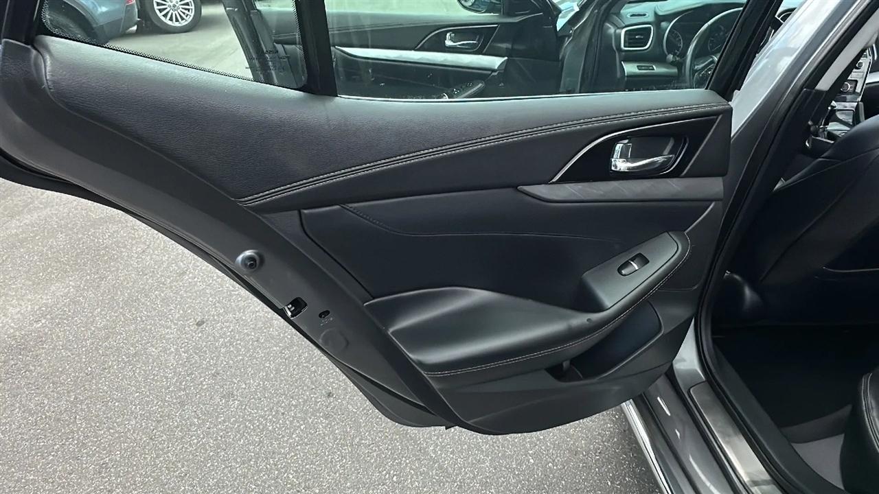 Nissan Maxima  2016