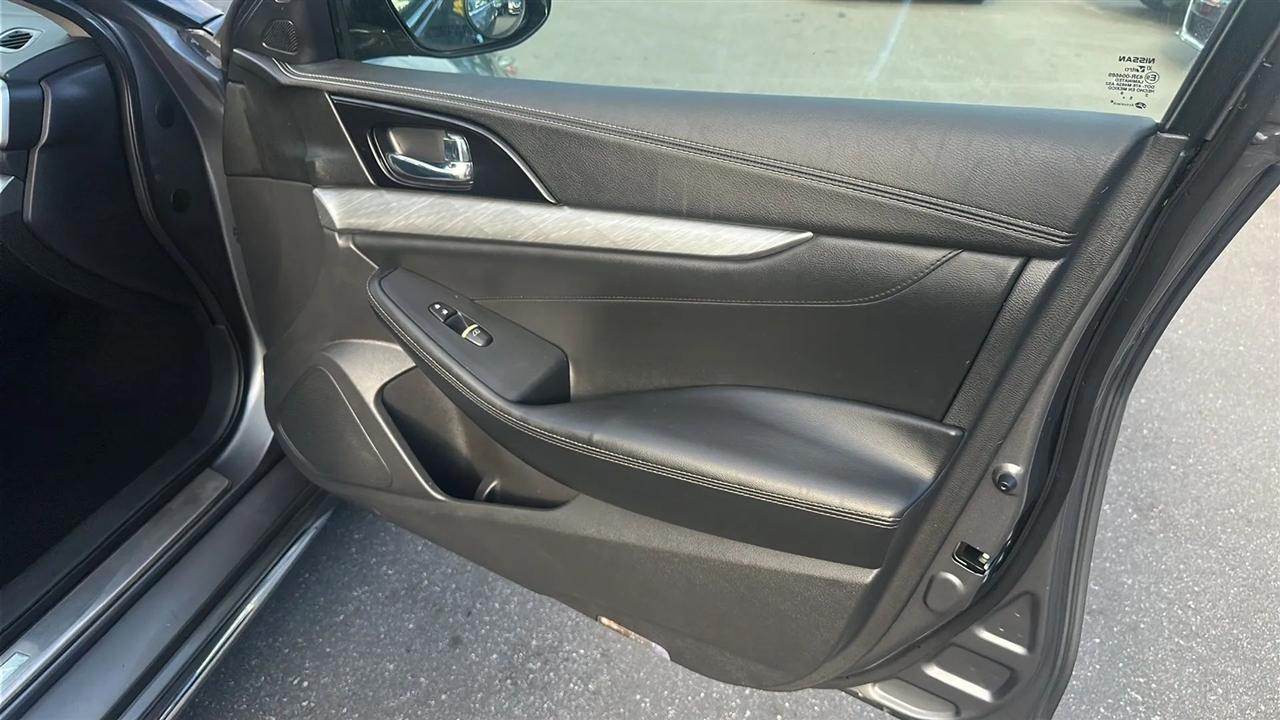 Nissan Maxima  2016
